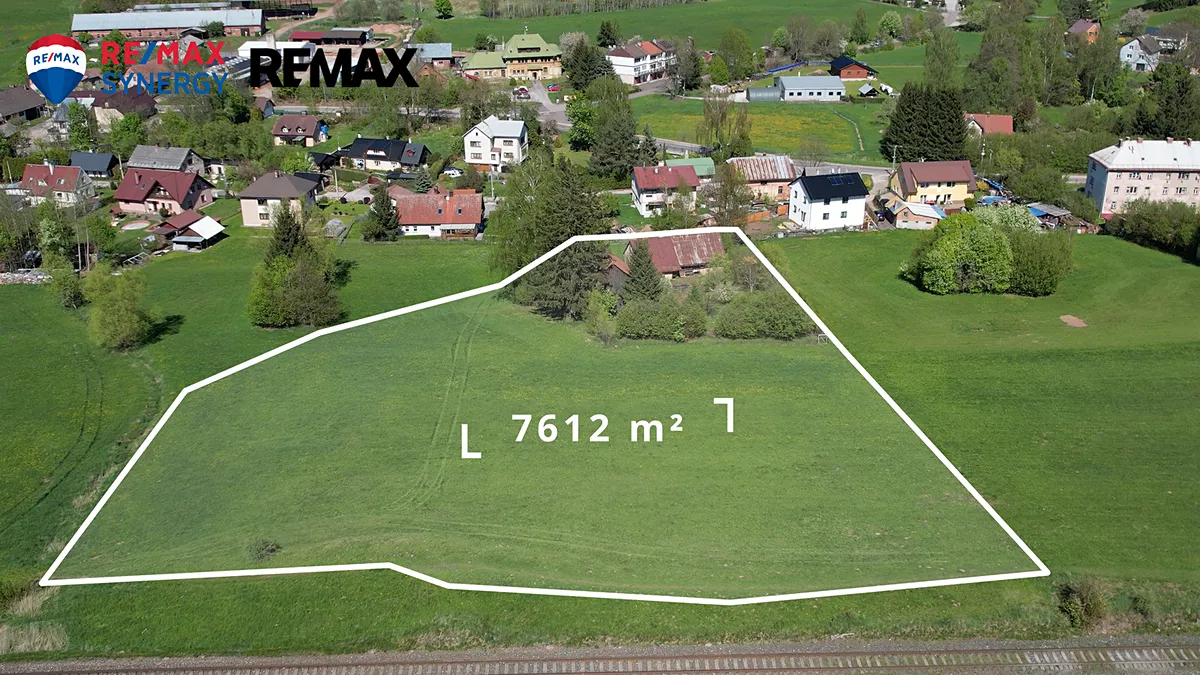 Prodej stavebního pozemku 7612 m²